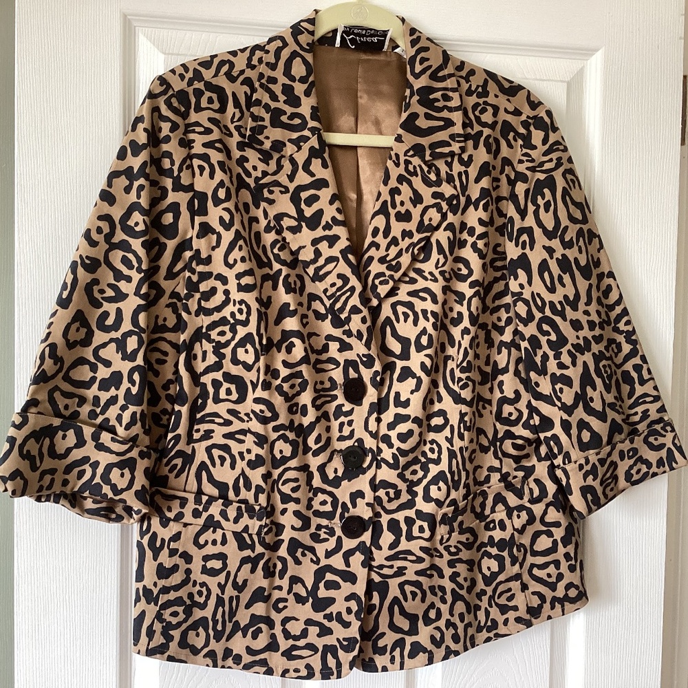 Linea by Louis Dell'Olio Blazer. Size: X-Large  Color: Tan & Black Animal Print
